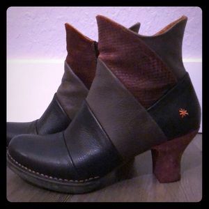 Art Brand Leather boots. Euro size38